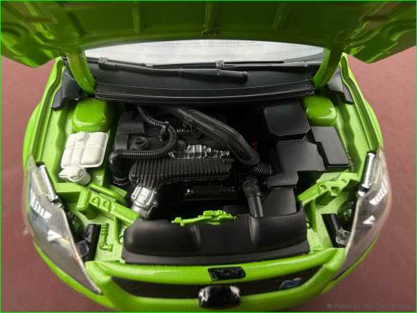 1:18 Ford Focus RS MK2 Green Edition Tuning inkl. OVP = RAR